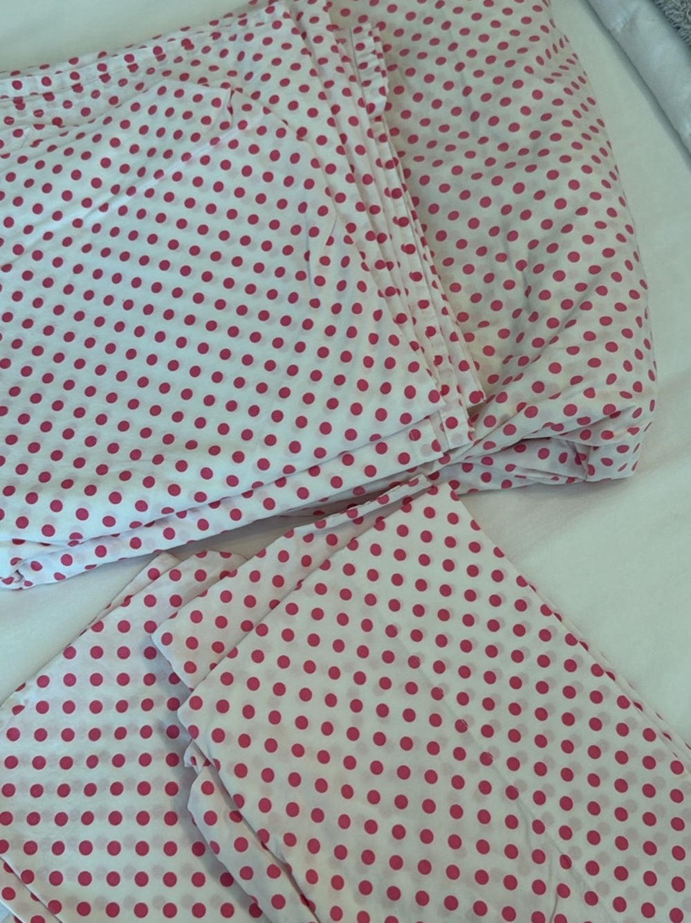 Pottery barn kids hot Pink Polka Dot Pillowcase and Sheet Set. Full size